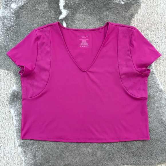 Sincerely Jules Active Crop Tee - Picture 3 of 9